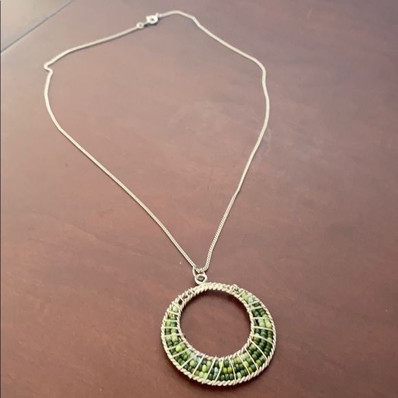 Green pendant necklace - Picture 3 of 3